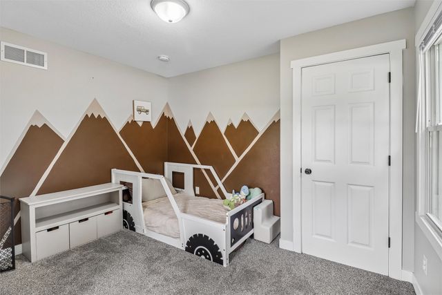 601 1st Street E, Altoona, IA 50009