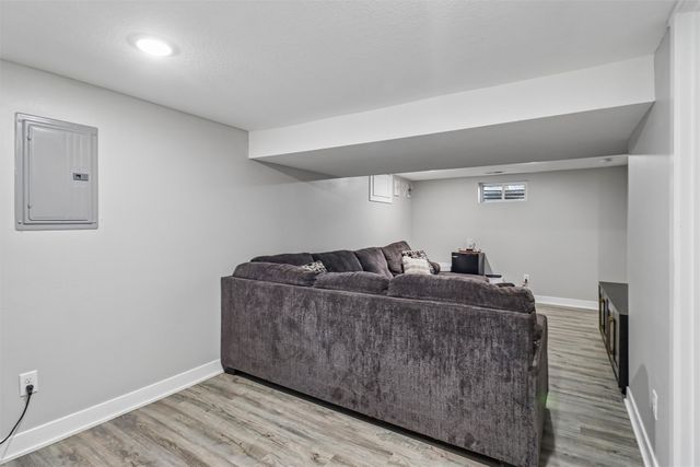 601 1st Street E, Altoona, IA 50009