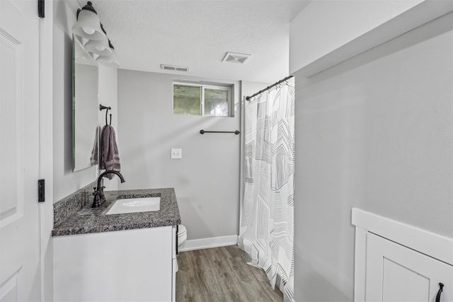 601 1st Street E, Altoona, IA 50009