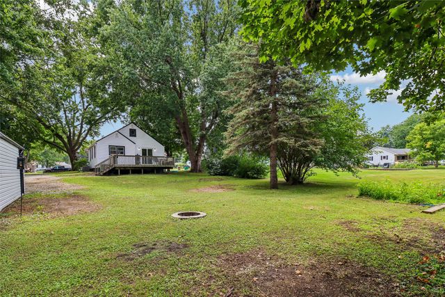 601 1st Street E, Altoona, IA 50009