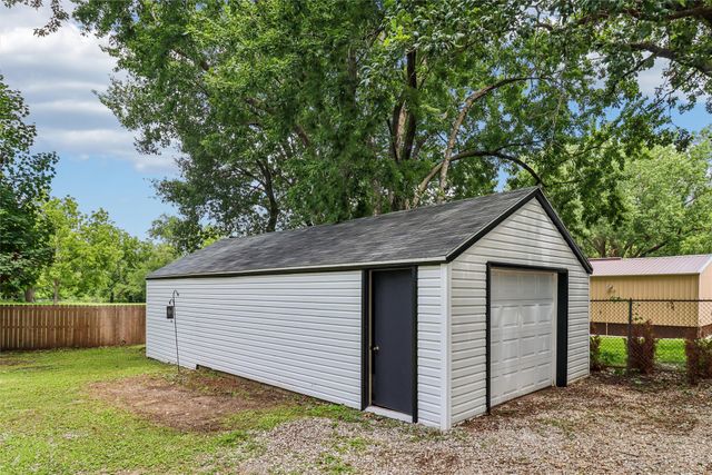 601 1st Street E, Altoona, IA 50009
