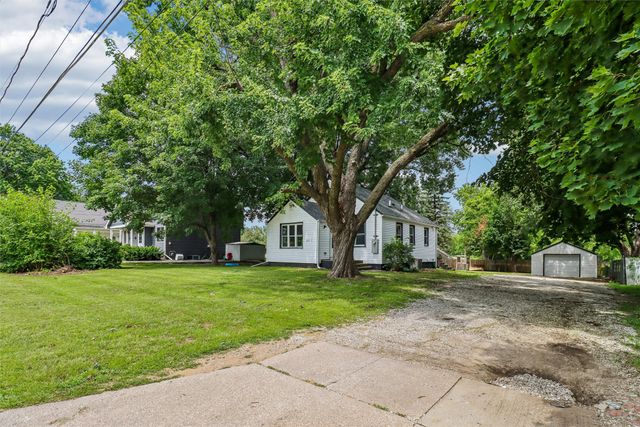 601 1st Street E, Altoona, IA 50009