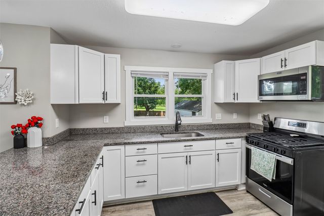 601 1st Street E, Altoona, IA 50009
