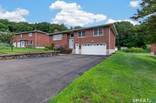 124 Judith Lane, Waterbury, CT 06704