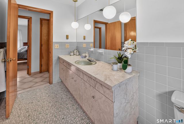 124 Judith Lane, Waterbury, CT 06704