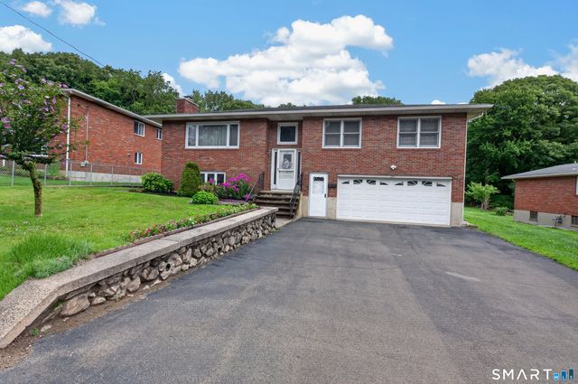124 Judith Lane, Waterbury, CT 06704