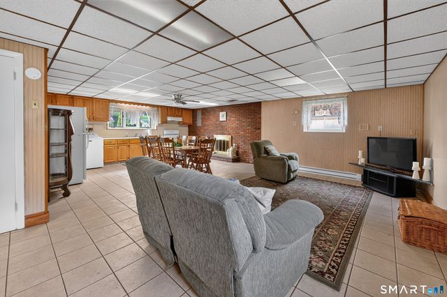 124 Judith Lane, Waterbury, CT 06704