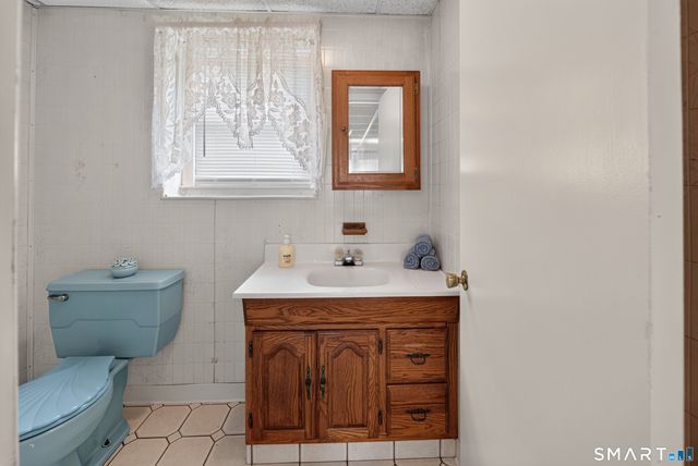 124 Judith Lane, Waterbury, CT 06704