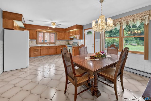 124 Judith Lane, Waterbury, CT 06704