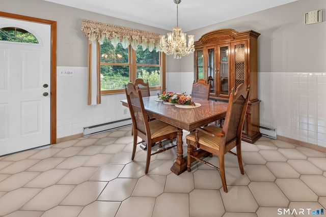 124 Judith Lane, Waterbury, CT 06704