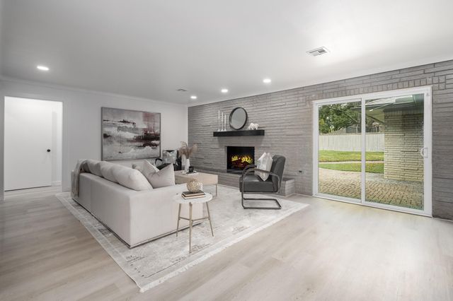 1703 Droxford Drive, Houston, TX 77008