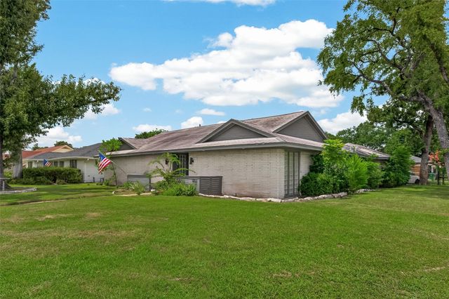 1703 Droxford Drive, Houston, TX 77008