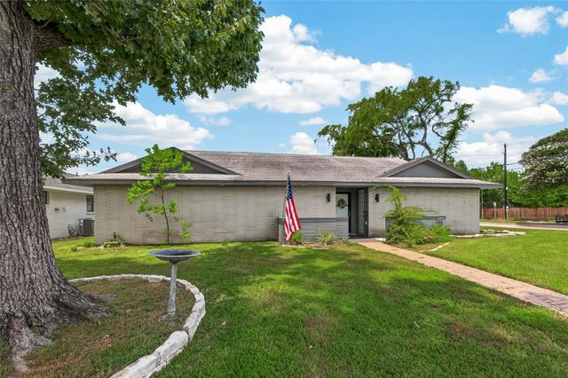 1703 Droxford Drive, Houston, TX 77008
