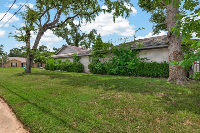 1703 Droxford Drive, Houston, TX 77008