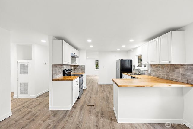 21 E North Lake Drive, Shelton, WA 98584