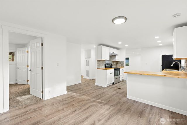 21 E North Lake Drive, Shelton, WA 98584