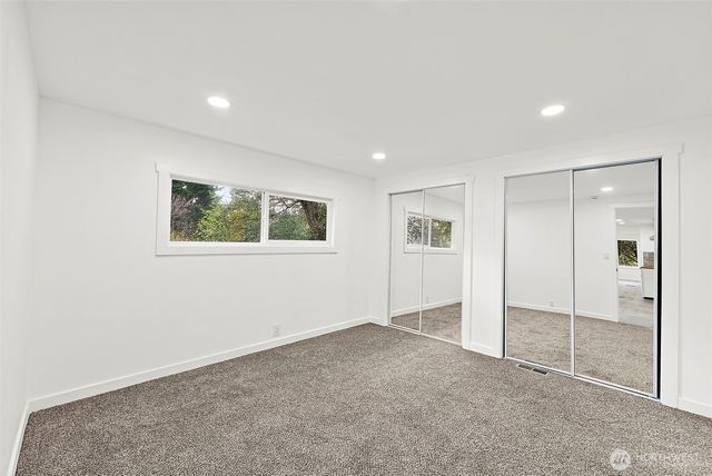 21 E North Lake Drive, Shelton, WA 98584