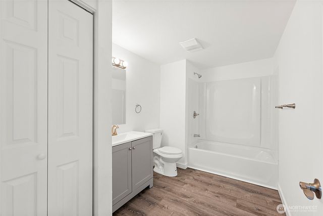 21 E North Lake Drive, Shelton, WA 98584