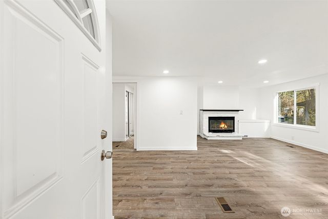 21 E North Lake Drive, Shelton, WA 98584