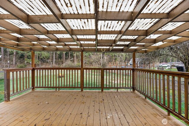 21 E North Lake Drive, Shelton, WA 98584