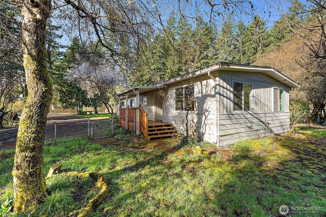 21 E North Lake Drive, Shelton, WA 98584