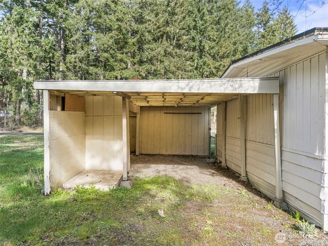 21 E North Lake Drive, Shelton, WA 98584