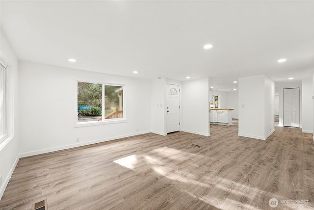 21 E North Lake Drive, Shelton, WA 98584