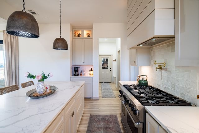 375 Wolf Front Road, Van Alstyne, TX 75495