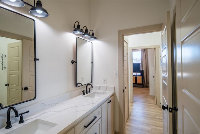 375 Wolf Front Road, Van Alstyne, TX 75495