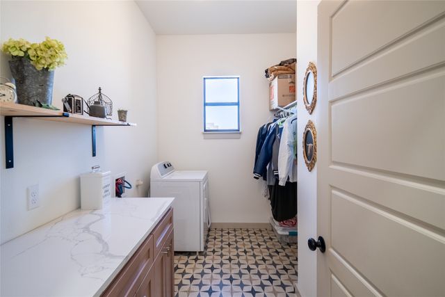 375 Wolf Front Road, Van Alstyne, TX 75495