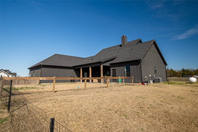 375 Wolf Front Road, Van Alstyne, TX 75495