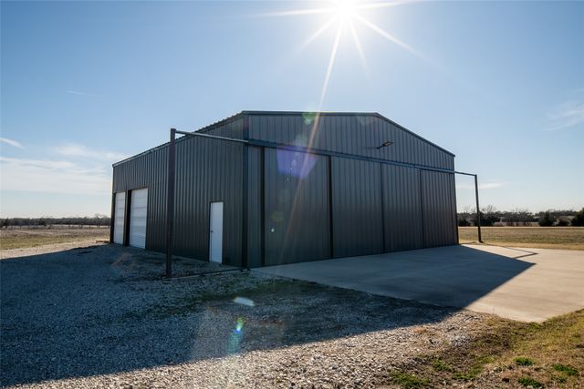 375 Wolf Front Road, Van Alstyne, TX 75495