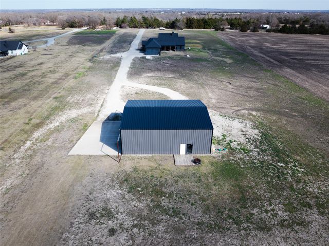375 Wolf Front Road, Van Alstyne, TX 75495