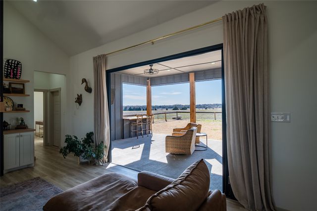 375 Wolf Front Road, Van Alstyne, TX 75495