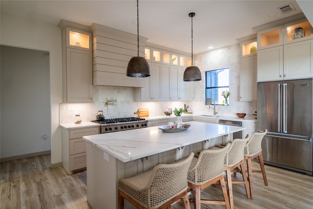 375 Wolf Front Road, Van Alstyne, TX 75495