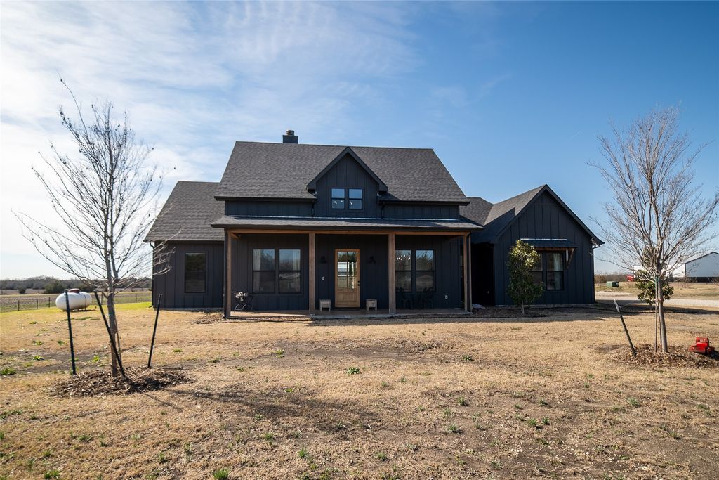 375 Wolf Front Road, Van Alstyne, TX 75495