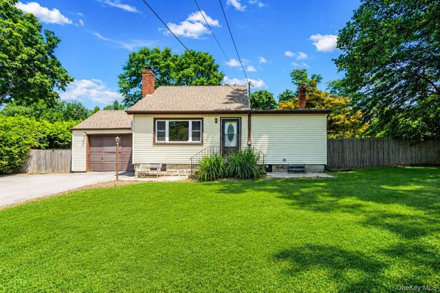 12 Sycamore Road, Rocky Point, NY 11778