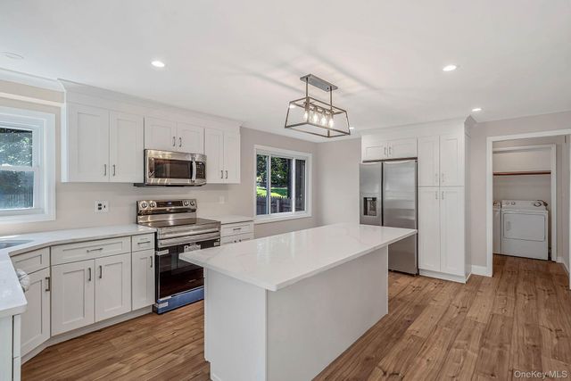 12 Sycamore Road, Rocky Point, NY 11778
