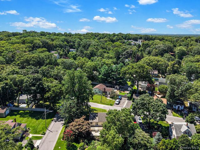 12 Sycamore Road, Rocky Point, NY 11778