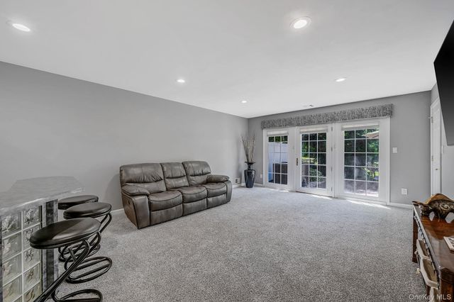 86 Hamlet Drive, Commack, NY 11725