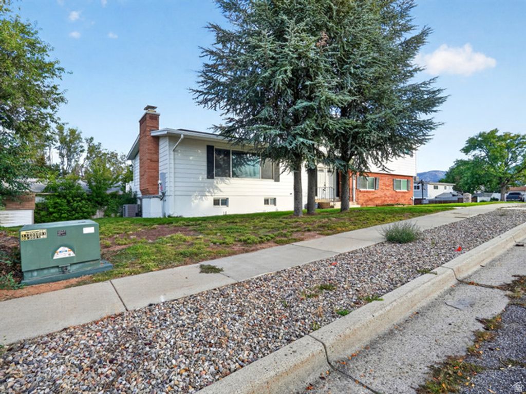 4723 MADISON AVE, South Ogden, UT 84403 — photo 3