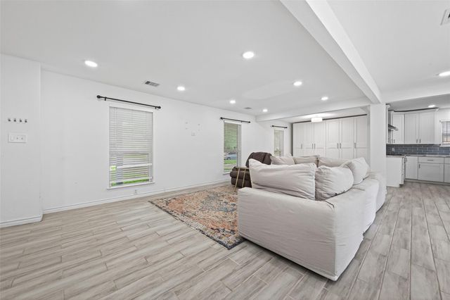 11107 Cedarhurst Drive, Houston, TX 77096
