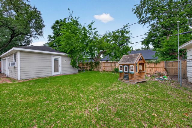 11107 Cedarhurst Drive, Houston, TX 77096