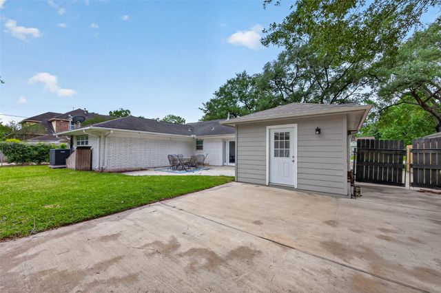 11107 Cedarhurst Drive, Houston, TX 77096