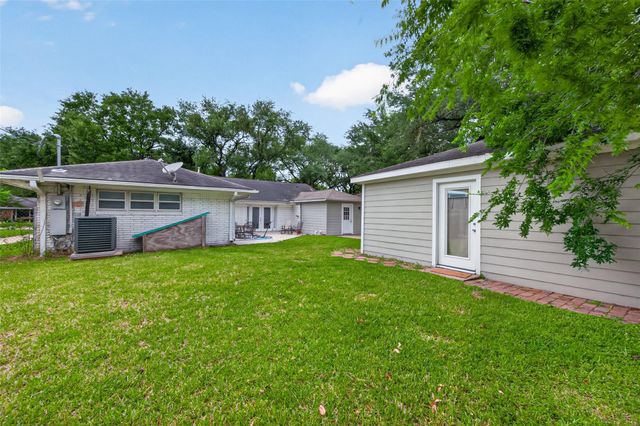 11107 Cedarhurst Drive, Houston, TX 77096