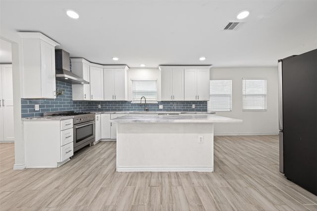 11107 Cedarhurst Drive, Houston, TX 77096