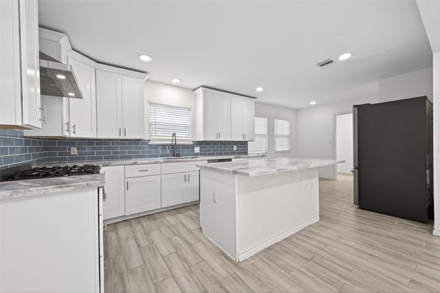 11107 Cedarhurst Drive, Houston, TX 77096