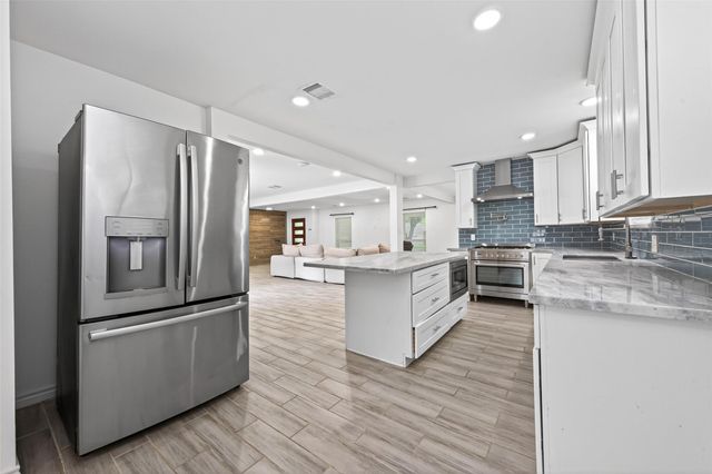 11107 Cedarhurst Drive, Houston, TX 77096