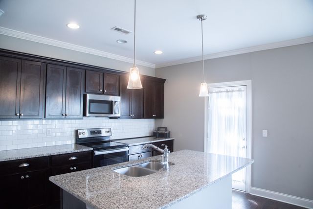 565 Lakeshore Cove Drive, Fort Oglethorpe, GA 30742