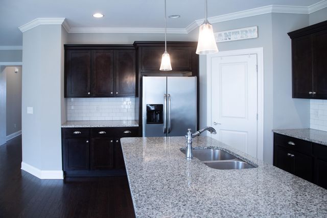 565 Lakeshore Cove Drive, Fort Oglethorpe, GA 30742